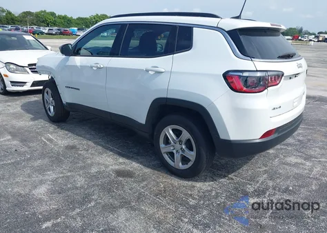 2023 Jeep Compass Latitude 4X4 из США, поврежденный, VIN 3C4NJDBN5PT553033